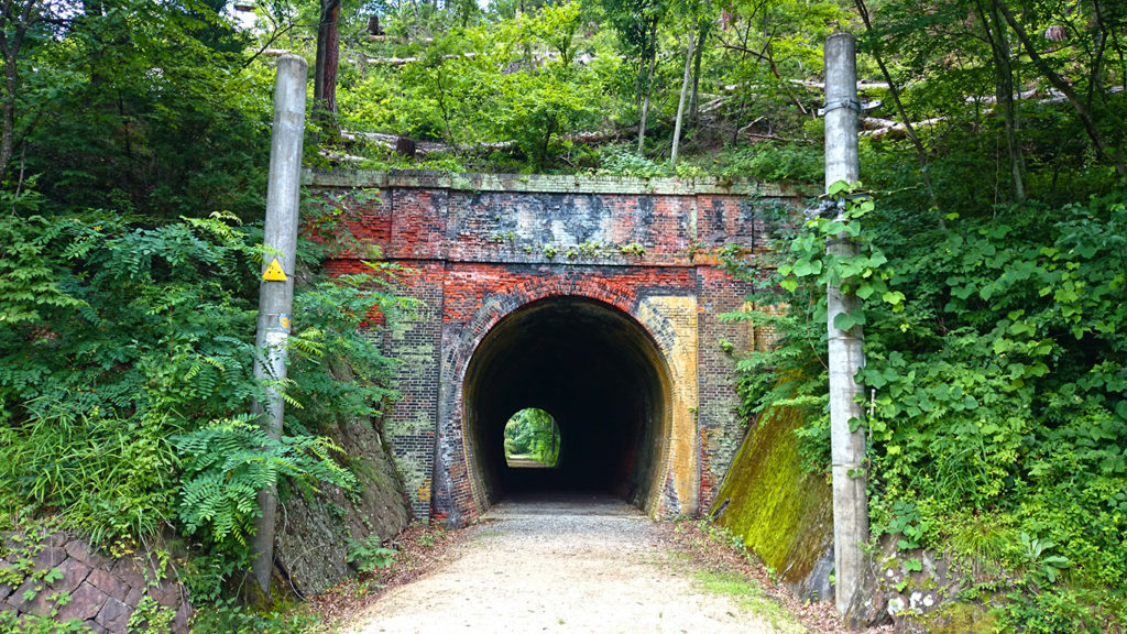 旧国鉄篠ノ井線廃線敷　漆久保トンネル