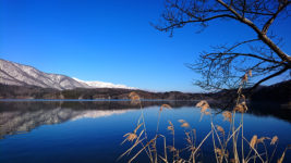 凍てつく朝の青木湖２