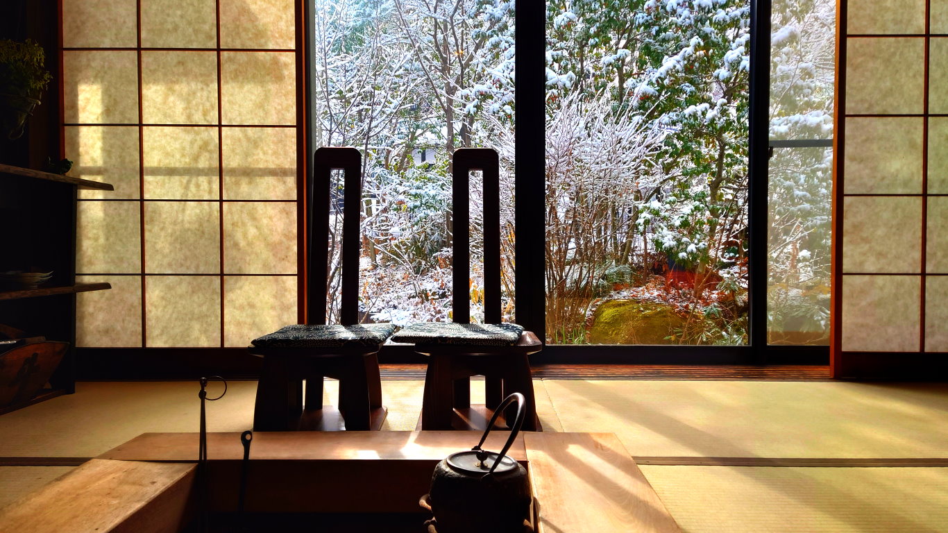 にし屋別荘の窓からの雪景色